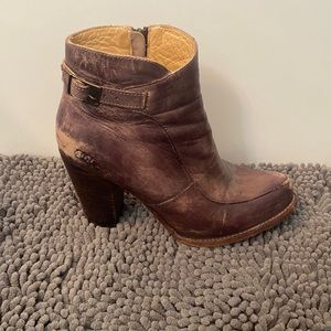 Above ankle boot. Bedstu!. Comfy cute and go with everything!